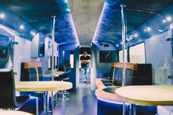 Bus 600 x 400